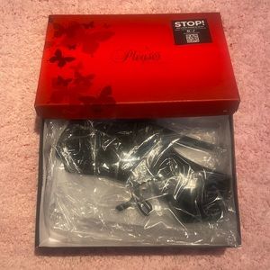 PLEASER ADORE SIZE 6 NEVER WORN!!!